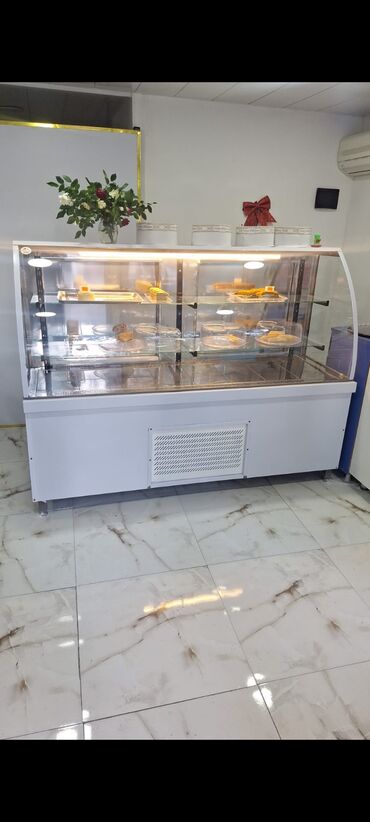 konfet vitrin: Vitrin soyuducu satılır 750azn. Tam işlək vəziyyətdədir. Ünvan