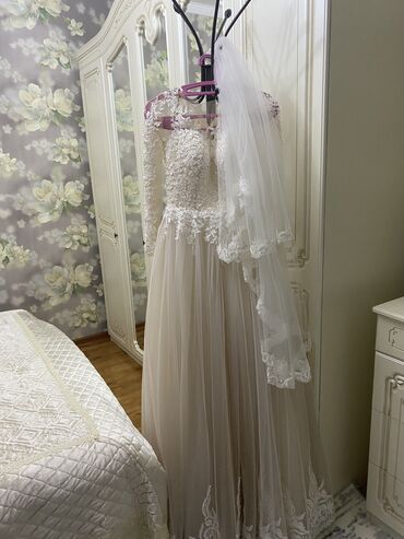 вечерние платья для свадьбы: Продаю свое свадебное платье цвета Айвори размер 44-46 Украина