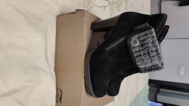 зимний батинка: Ботинки и ботильоны Tamaris, 38, цвет - Черный