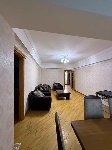 3 korona: İcarəyə verilir 3 otaqlı köhnə tikili 72 m², Gənclik m. 950 AZN/ay 3 — 7