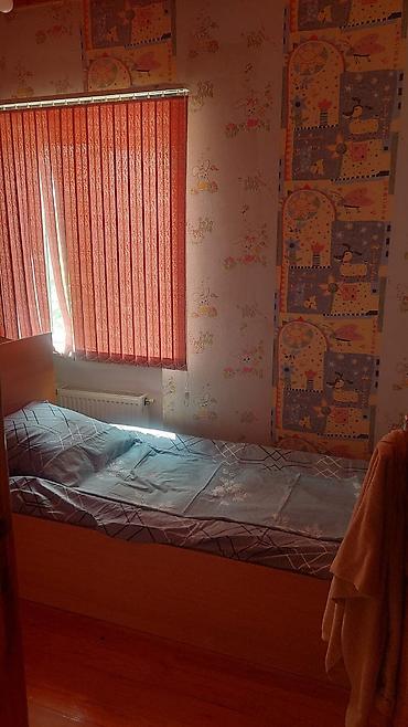 28 may kiraye ev: KİRAYƏ VERİLİR Günlük : 2 mərtəbəli, tam mebellı və məişət texnikalı — 6