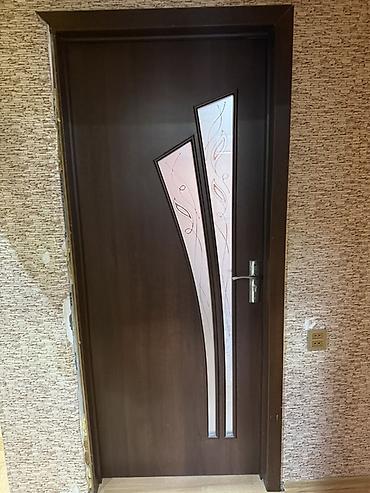 plasdik qapi pencere: Daxili qapı – tünd qəhvəyi rəngli, şüşəli dekorlu model - Material — 3