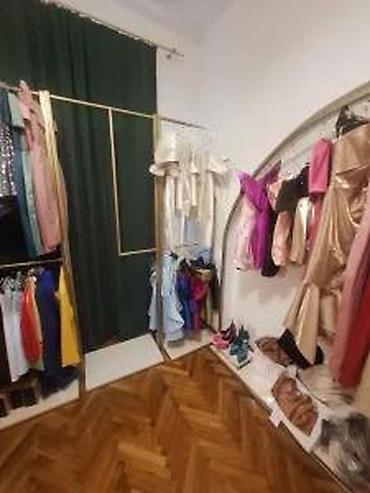 forma ideale ormaric za kupatilo: OPREMANJE BUTIKA ŠTENDERI PULTOVI PO MERI X768 | Izrada po meri Dezen — 7