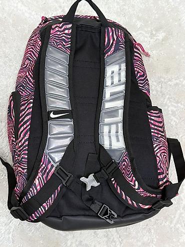 Рюкзаки для спорта и повседневного использования. 1) Nike Elite -
