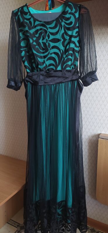 длинное платье темно зеленого: Вечернее платье, Длинная модель, С рукавами, S (EU 36), M (EU 38)