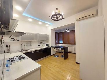 sabirabad ev satisi: Bakı, Bayıl, 3 otaqlı, Köhnə tikili, m. Sahil, 90 kv. m — 10