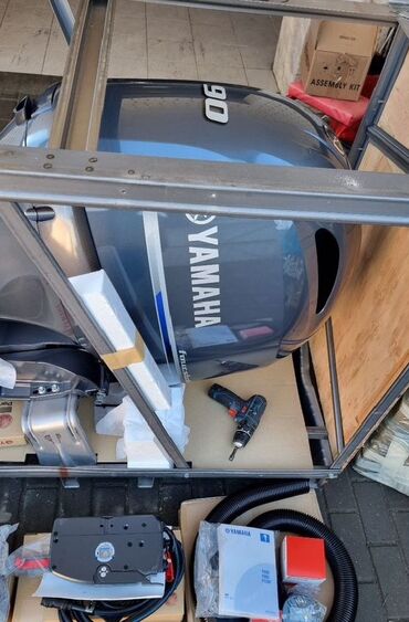 Другое оборудование для бизнеса: Лодочный мотор Yamaha 90 Тактность двигателя: 4 Масса (кг): 90 Тип