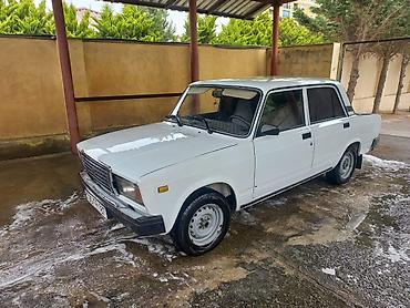 lada 2108: Lada 2107, ağ rəng, sedan kuzov. Texniki xüsusiyyətlər və təchizat: - — 7