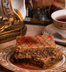 Şirniyyat məhsulları: Endirim oldu 8 ❌ ( 7 AZN ) 🏞️ Əsl Şəki halvası 🫖 Ən yaxşısıdır 💯 %