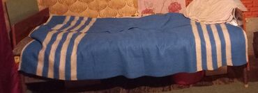 Кровати: Б/у, Односпальная кровать, Без подьемного механизма, Без матраса, Без выдвижных ящиков, Азербайджан