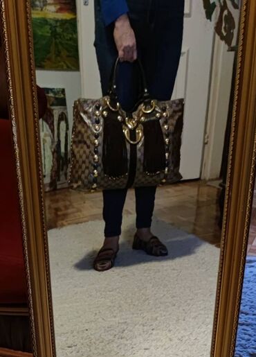 Torbe: Gucci. Fantastična.

Bez ikakvih nedostataka.
45cm x 28cm x 10cm — 7