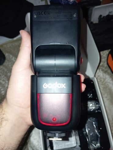 İşıqlandırma: Godox V850III Li-ion kamera flaşı, parlaq və sabit işıqlandırma təmin