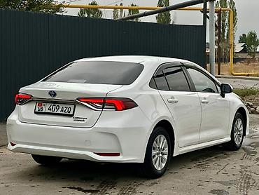 bmw ix3: Toyota Corolla: 2022 г., 1.8 л, Автомат, Гибрид, Седан — 6