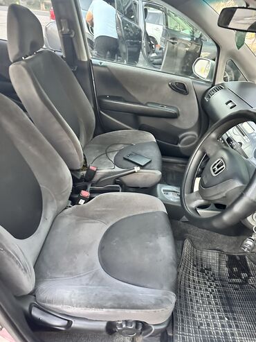 Honda: Honda Fit: 2002 г., 1.3 л, Вариатор, Газ, Хэтчбэк — 10