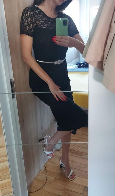 missguided haljine: Crna midi haljina, 38 2x obucena, klasicna haljina koja uvek