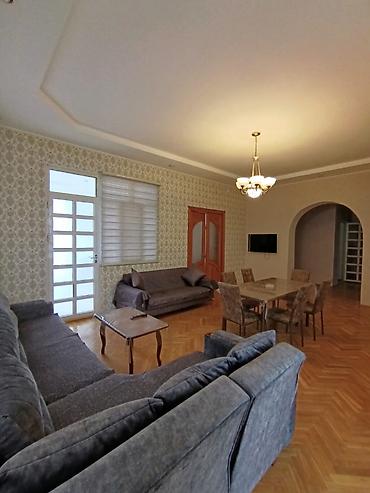 Günlük kirayə evlər: 5 kv. m, 5 otaqlı, Kombi — 16