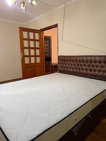 Bakı, Yasamal, 3 otaqlı, Köhnə tikili, m. Elmlər Akademiyası, 75 kv. m