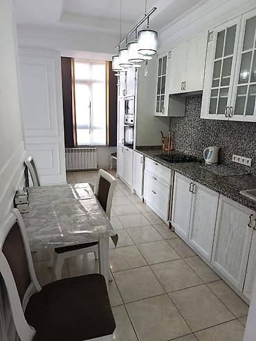 Посуточная аренда квартир: 3 комнаты, Душевая кабина, Постельное белье, Кондиционер — 12