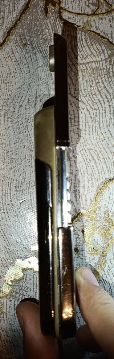 Nokia: Nokia 8 Sirocco, rəng - Qızılı, Düyməli — 8