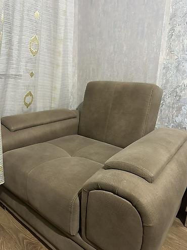 Geniş oturacaqlı, yumşaq və rahat kreslo - Rəng: boz-qəhvəyi (taupe) lalafo.az -da Geniş oturacaqlı, yumşaq və rahat kreslo - Rəng: boz-qəhvəyi (taupe)