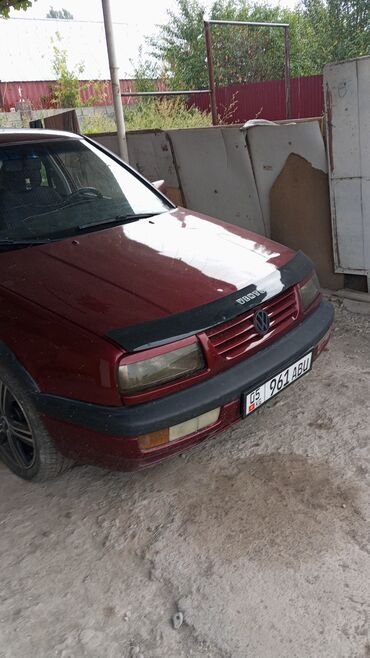 235 60 18 резина: Volkswagen Vento: 1992 г., 1.8 л, Механика, Бензин, Седан
