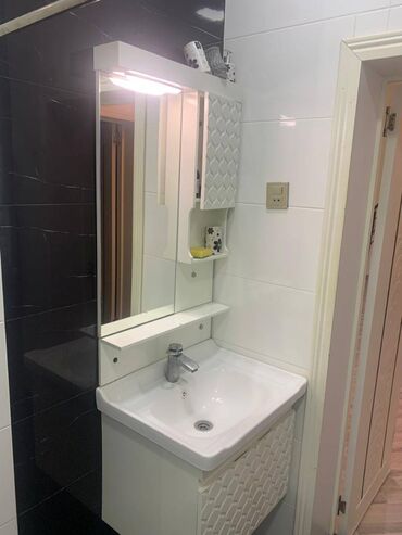 Uzunmüddətli kirayə mənzillər: Neftcilər metrosu yanında mənzil kirayə verilir. Mərtəbə 13/13. Ümumi — 5