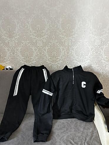 İdman dəstləri: Qara idman dəsti – 2 hissəli - Üst: yarım-fermuarlı sweatshirt — 1