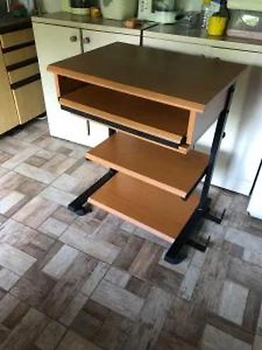 Kancelarijski stolovi: Kompaktan računar/štampač sto sa više nivoa i metalnim ramom - — 14