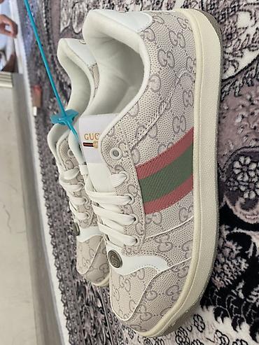 Спорттук бут кийим: Кроссовкалар, 41, 41.5, 42, Gucci, Жаңы, түсү - Саргыч боз — 1