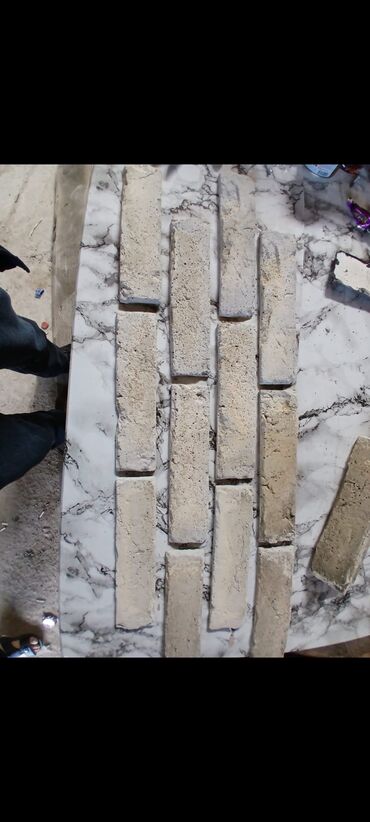 Пиломатериалы: Kabançik kerpic daṣ. elim yamida 185 kvadrat 13 manata alinib