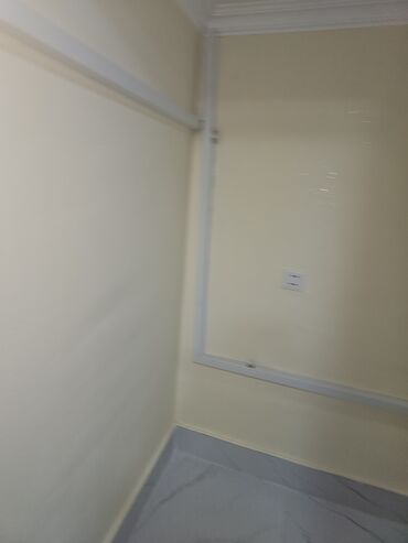 Otaqların uzunmüddətli kirayəsi: Kirayə üçün kiçik studiya tipli otaq. Xüsusiyyətlər: - Açıq mətbəx — 11