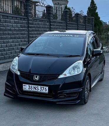 fit 2011: Honda Fit: 2011 г., 1.5 л, Автомат, Бензин, Хэтчбэк