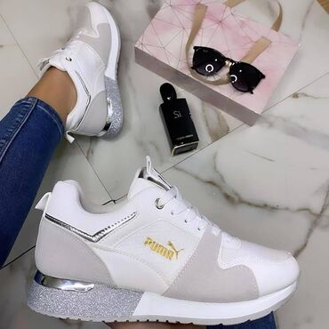 Women's Sneakers and athletic shoes: Puma elegantne patike

Novo
Brojevi 36 do 41

fb Moja Kupovina 1 — 2