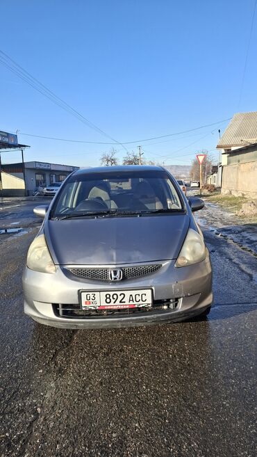 фит на аренду: Honda Fit: 2006 г., 1.3 л, Вариатор, Бензин, Хэтчбэк