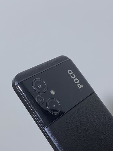 телефон маленький: Poco M5, Б/у, 128 ГБ, цвет - Черный, 2 SIM