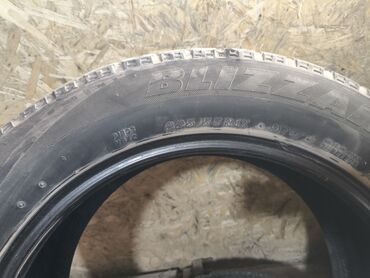 мтз 82 буу: Шиналар 225 / 55 / R 17, Кыш, Колдонулган, Жуп, Жеңил унаалар, Bridgestone
