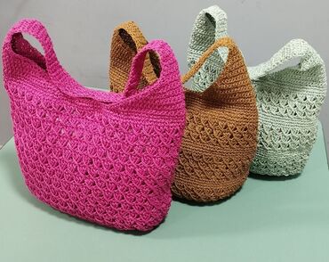 Çantalar: Toxunma çantalar,bütün çantalar hal hazırda əldədir 30 azn — 2