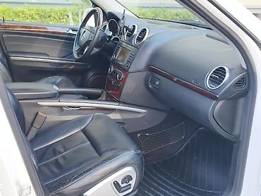 Mercedes-Benz: Mercedes-Benz GL 550 4MATIC SUV - Ban növü: tam ölçülü 7 yerlik SUV - — 5