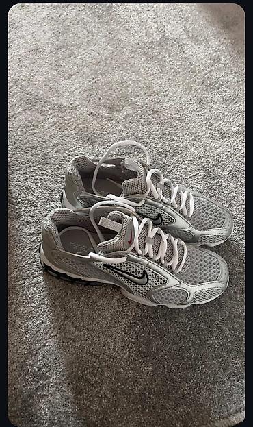 soft shell: Мужские кроссовки, 42, Nike, Новый, цвет - Серый — 2