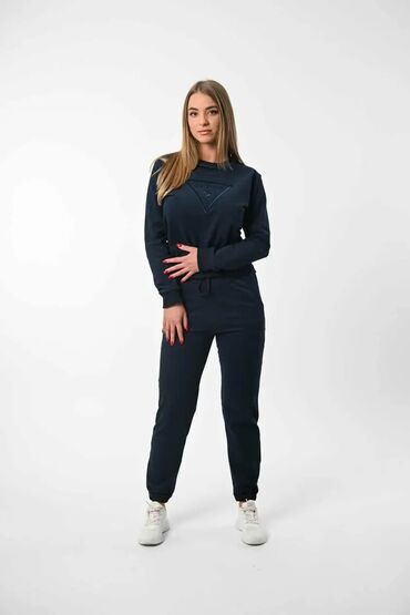 Gornji i donji deo: Guess, Jednobojni, bоја - Siva — 23