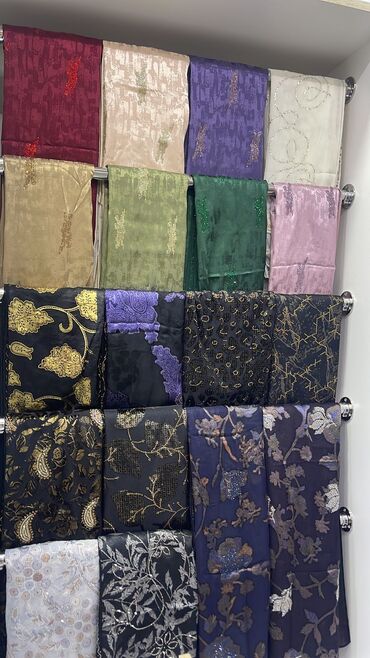 Paltar tikişi: Klassik şal – kaşmir tərkibli, payız-qış üçün isti və yumşaq.qiymet 50 — 8