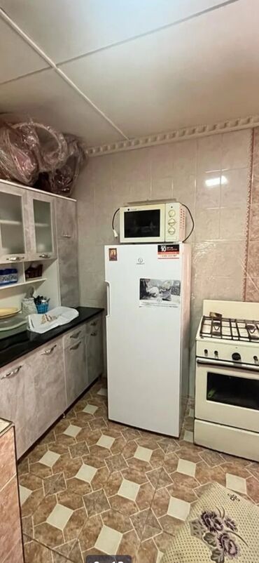 Долгосрочная аренда домов: 55 м², 3 комнаты, Парковка, Забор, огорожен