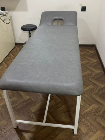 salon mebelleri satilir: İşlənmiş, Masaj kuşetkası, Qatlanmayan, rəng - Boz