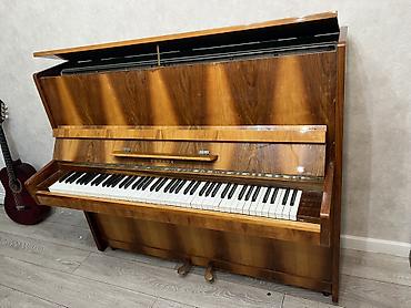 Akustik pianino – “Oktava” upright modeli - Korpus: cilalı təbii