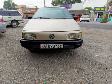 паркоп пассат: Volkswagen Passat: 1990 г., 1.8 л, Бензин, Седан