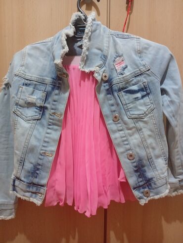 Ostale jakne, kaputi, prsluci: Ženska teksas jakna, svetloplava (wash efekat), sa ukrasima. - — 5