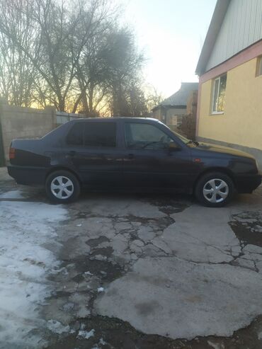 volkswagen passat цена: Volkswagen Vento: 1993 г., 1.8 л, Механика, Бензин, Седан