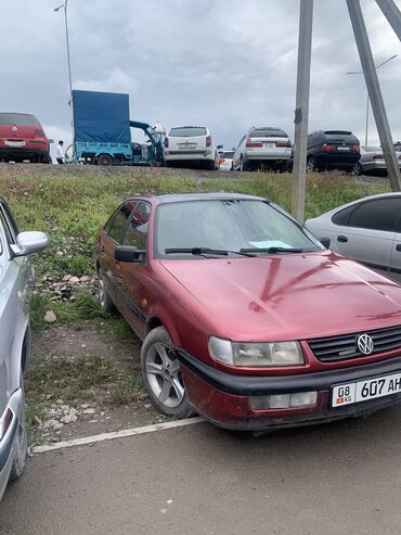 машина поло: Volkswagen Passat: 1995 г., 1.8 л, Механика, Газ, Седан
