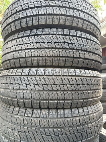 балоны 14: Шины 185 / 70 / R 14, Зима, Б/у, Комплект, Легковые, Япония, Bridgestone