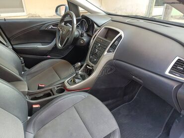 Opel: Opel Astra: 1.2 l. | 2011 έ. 141000 km. Χάτσμπακ — 9